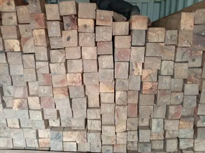 Square sawn timber seen from the ends